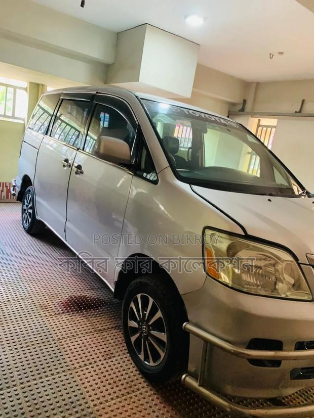 Toyota Noah 2003 Silver