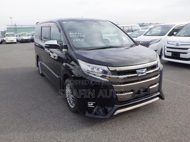 Toyota HiAce 2021 Black