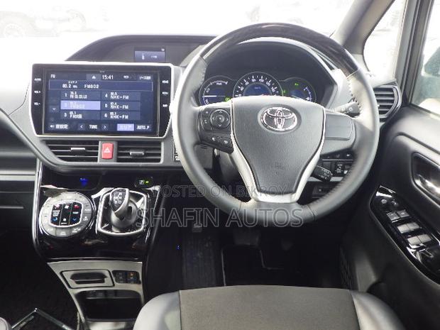 Toyota HiAce 2021 Black