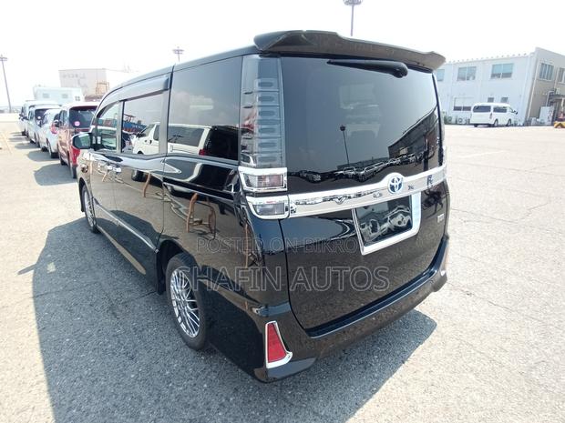 Toyota Voxy 2021 Black