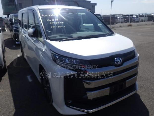 Toyota Noah 2023 Pearl