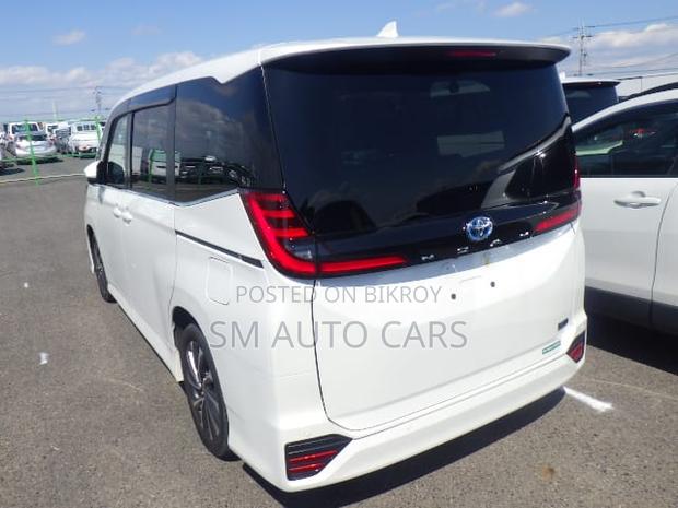 Toyota Noah 2023 Pearl