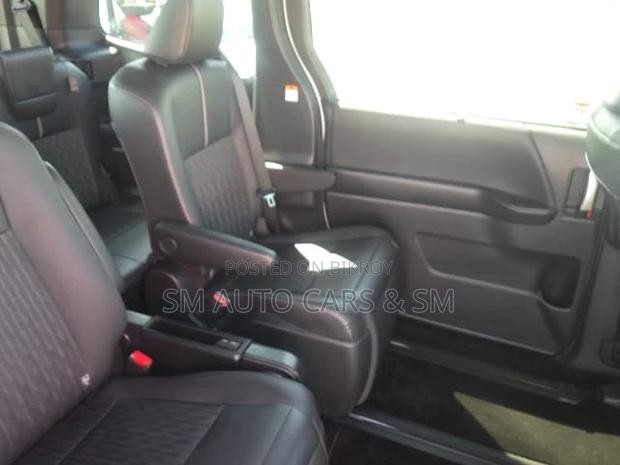 Toyota Noah 2023 Pearl