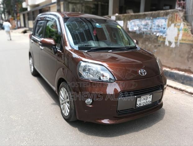 Toyota Porte 1.5 FWD 2015 Brown