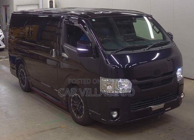 Toyota HiAce 2021 Black