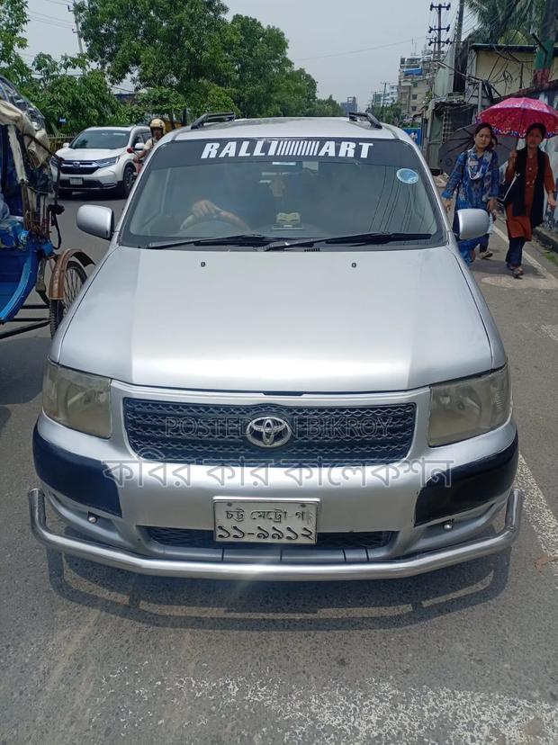 Toyota Succeed 2004 Silver