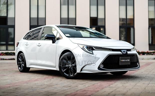 Toyota Corolla Hatchback 2022 White