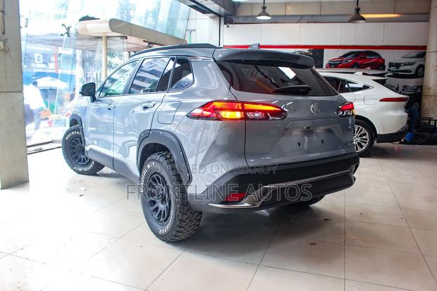 Toyota Corolla Cross 2025 Gray