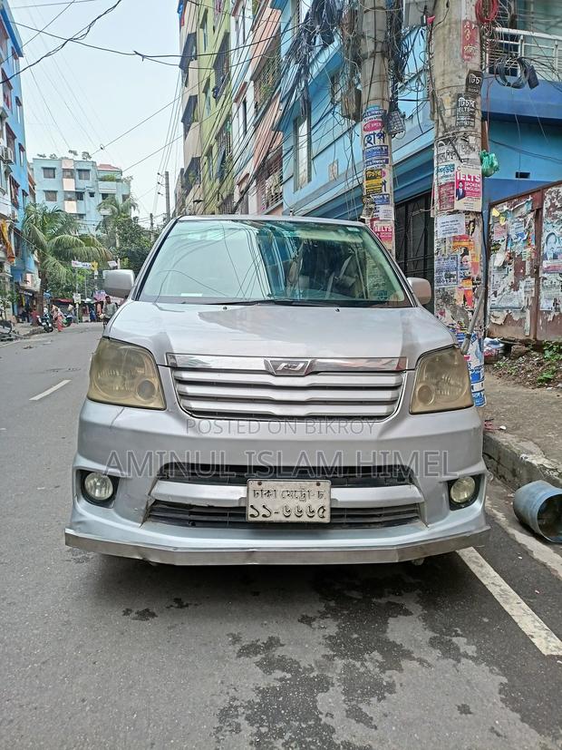 Toyota Noah 2.0 FWD (8 Seater) 2002 Silver
