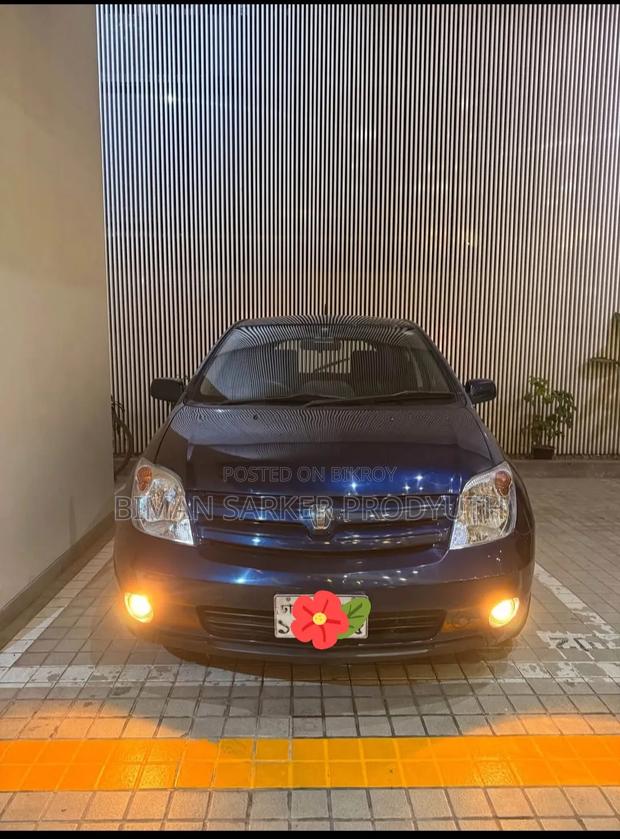 Toyota IST 2013 Blue