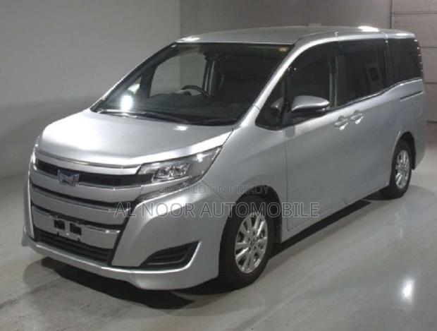 Toyota Noah 2021 Silver