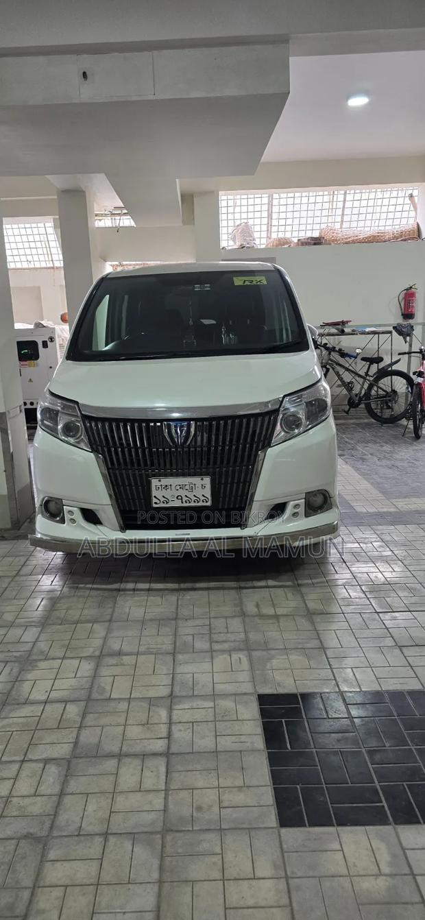 Toyota Noah 2014 Pearl