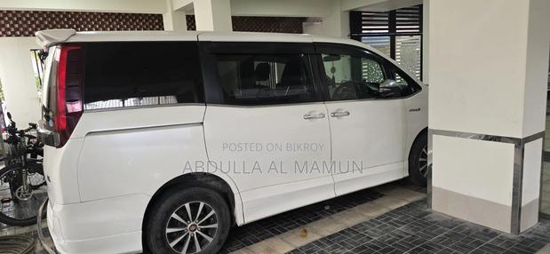 Toyota Noah 2014 Pearl