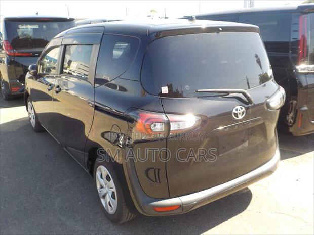 Toyota Sienta 2021 Black