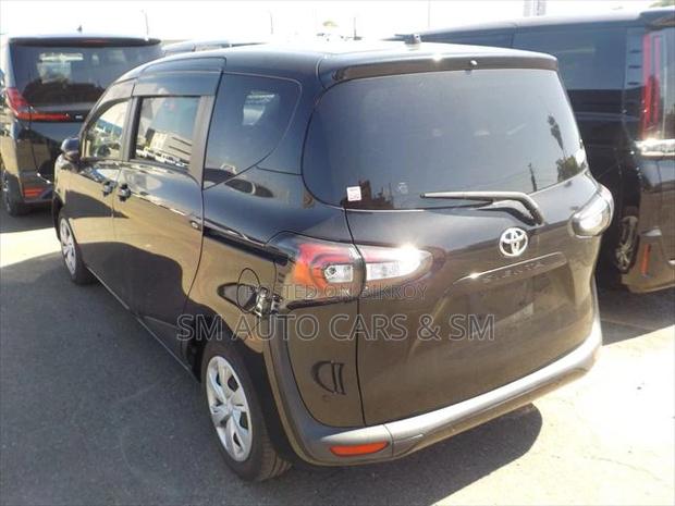 Toyota Sienta 2021 Black