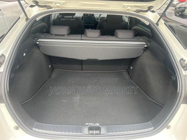 Toyota Prius 2020 Pearl