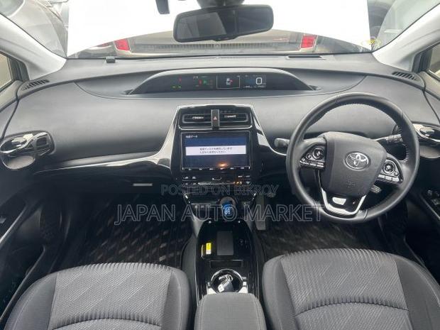 Toyota Prius 2020 Pearl