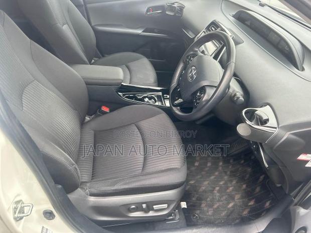 Toyota Prius 2020 Pearl
