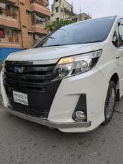 Toyota Noah 2017 White for sale