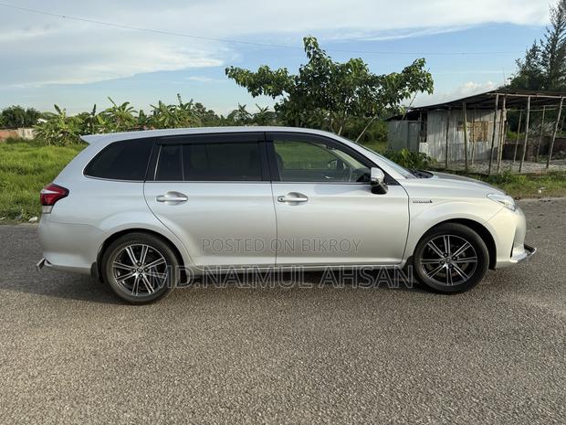 Toyota Corolla Fielder 1.5 Hybrid FWD 2018 Silver