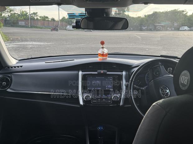 Toyota Corolla Fielder 1.5 Hybrid FWD 2018 Silver