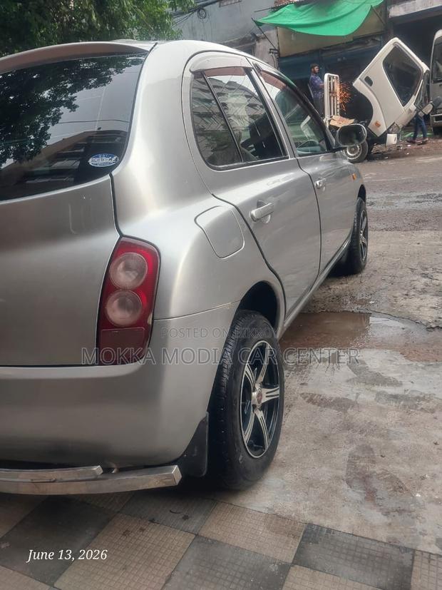 Nissan March 2005 Silver
