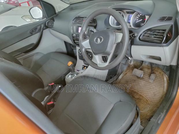 Tata Tiago 2018 Orange