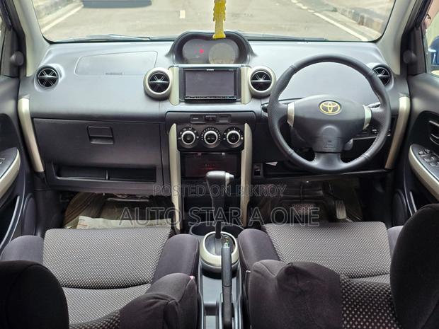 Toyota IST 2004 Blue