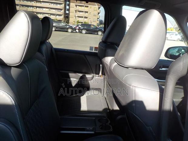 Toyota Noah 2023 Pearl