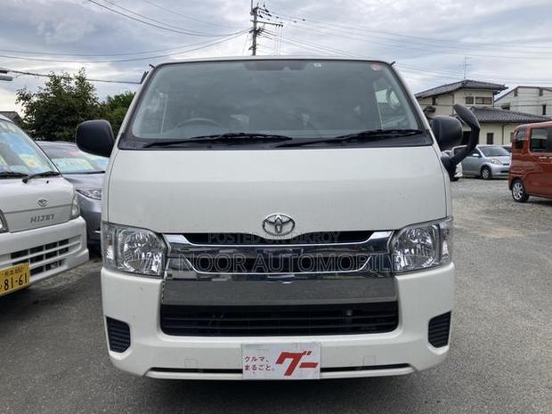Toyota HiAce 2021 Pearl