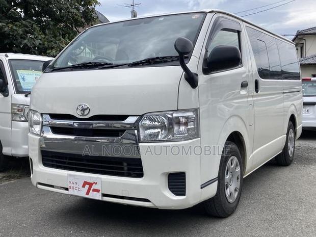Toyota HiAce 2021 Pearl