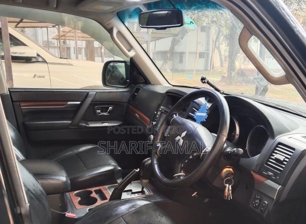 Mitsubishi Pajero 2008 Gray