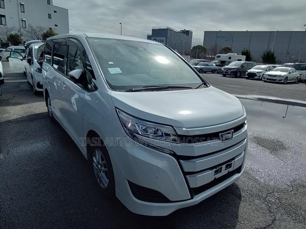 Toyota Noah 2.0 AWD (7 Seater) 2021 Pearl