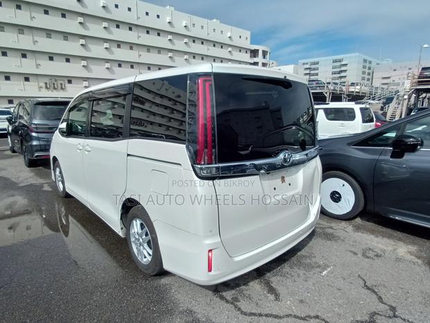 Toyota Noah 2.0 AWD (7 Seater) 2021 Pearl