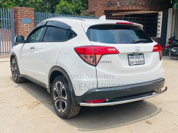 Honda Vezel 2015 White