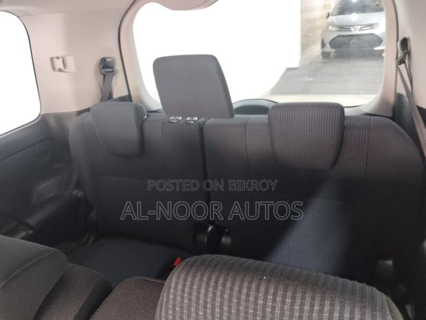Toyota Noah 2021 Silver