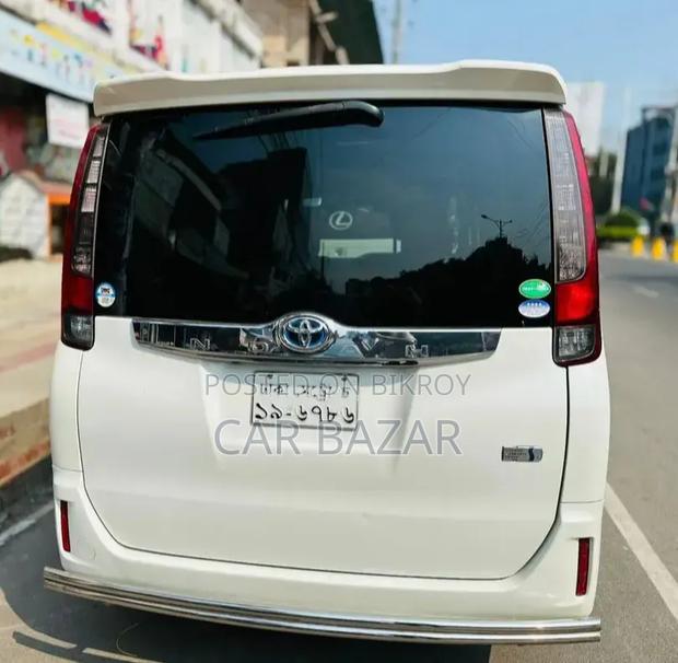 Toyota Noah 2014 White