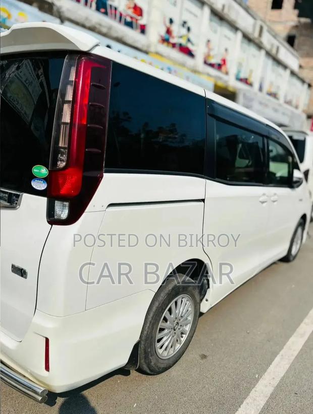 Toyota Noah 2014 White