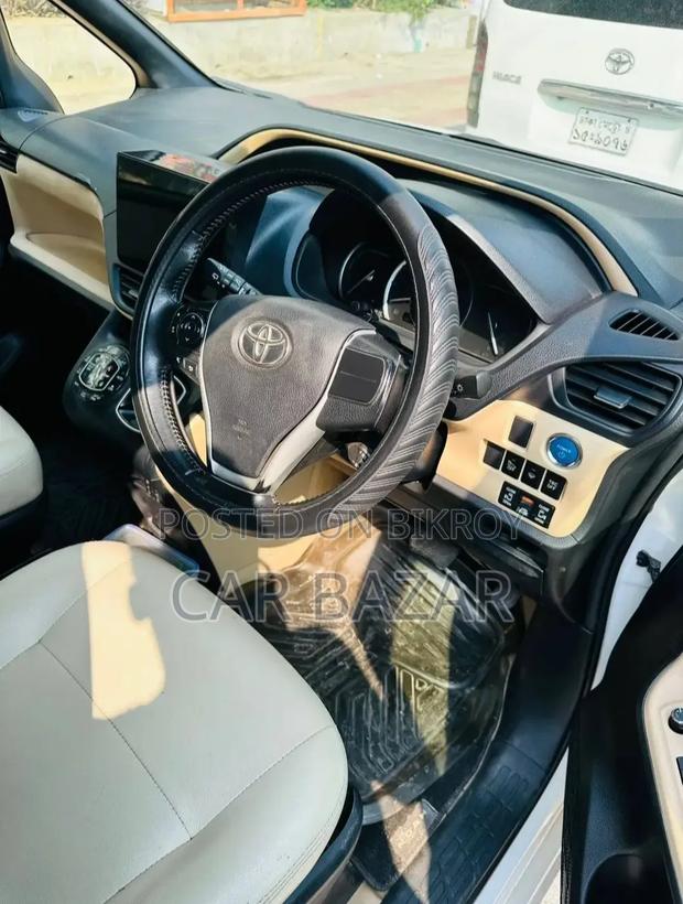 Toyota Noah 2014 White