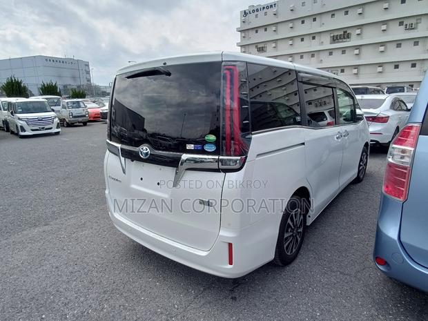 Toyota Esquire 2021 Brown