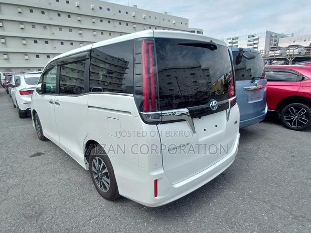 Toyota Esquire 2021 Brown