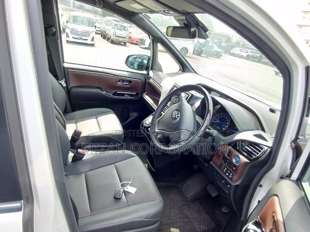 Toyota Esquire 2021 Brown