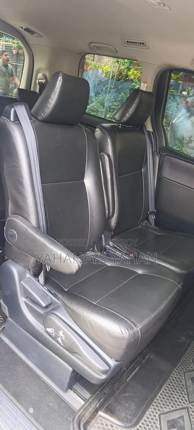 Toyota Noah 2.0 FWD (7 Seater) 2016 Silver