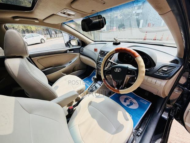 Hyundai Accent SE 2018 Blue