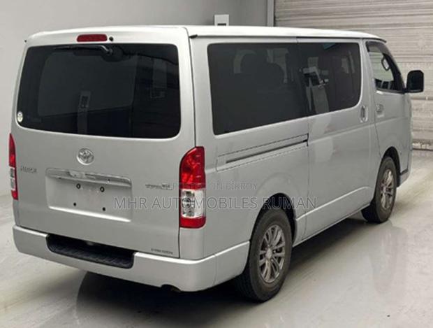 Toyota HiAce 2020 Silver