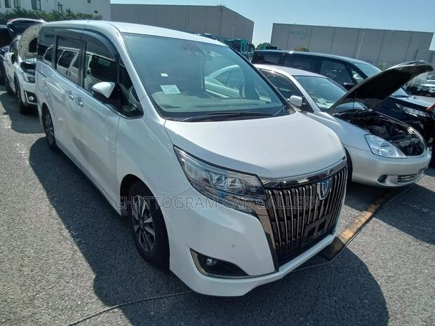 Toyota Esquire 2021 Pearl