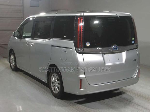 Toyota Noah 2.0 AWD (7 Seater) 2021 Silver