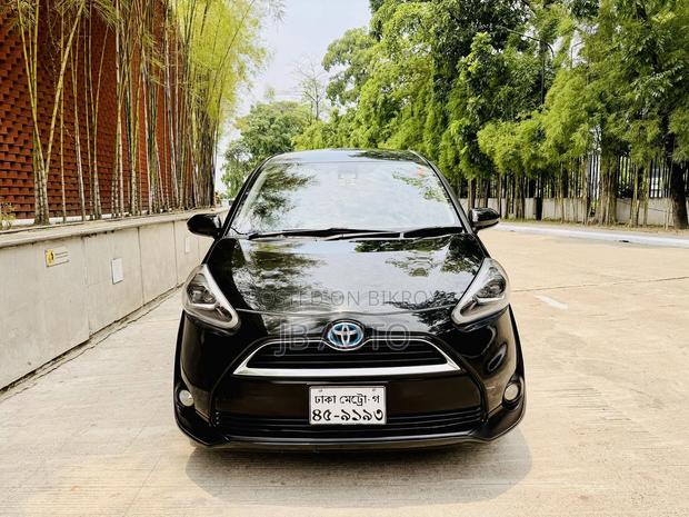 Toyota Sienta 1.5 Hybrid FWD (6-Seater) 2016 Black