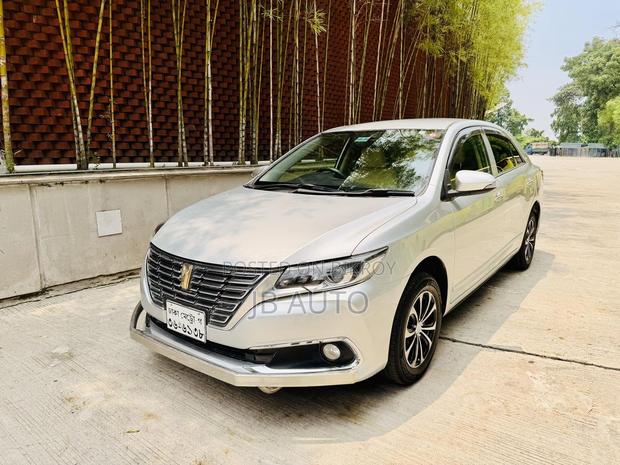 Toyota Premio 1.5 FWD 2016 Silver