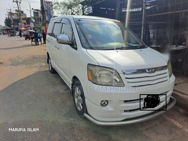 Toyota Noah 2.0 FWD (8 Seater) 2003 Pearl